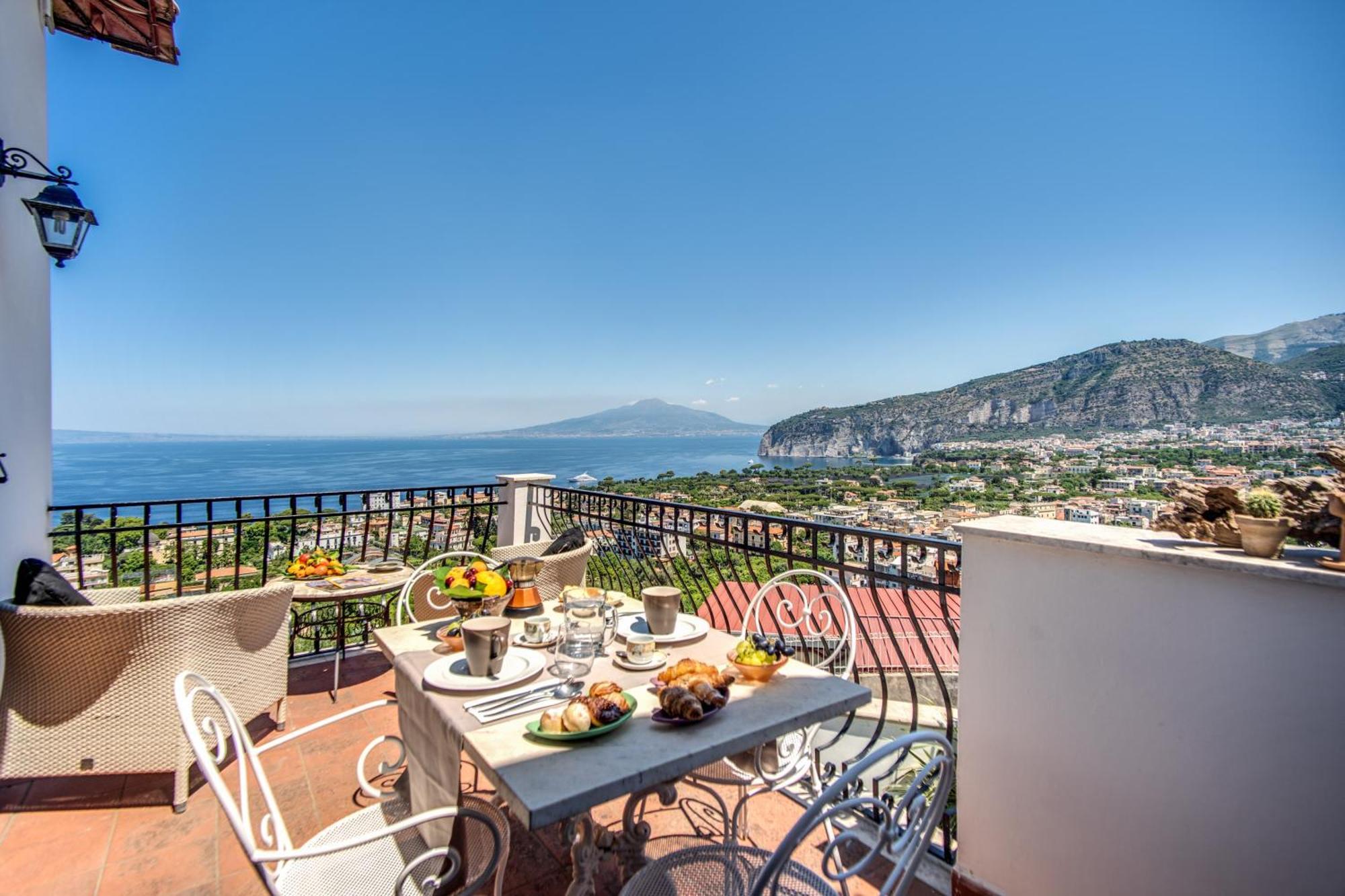 M Suites Сорренто Экстерьер фото