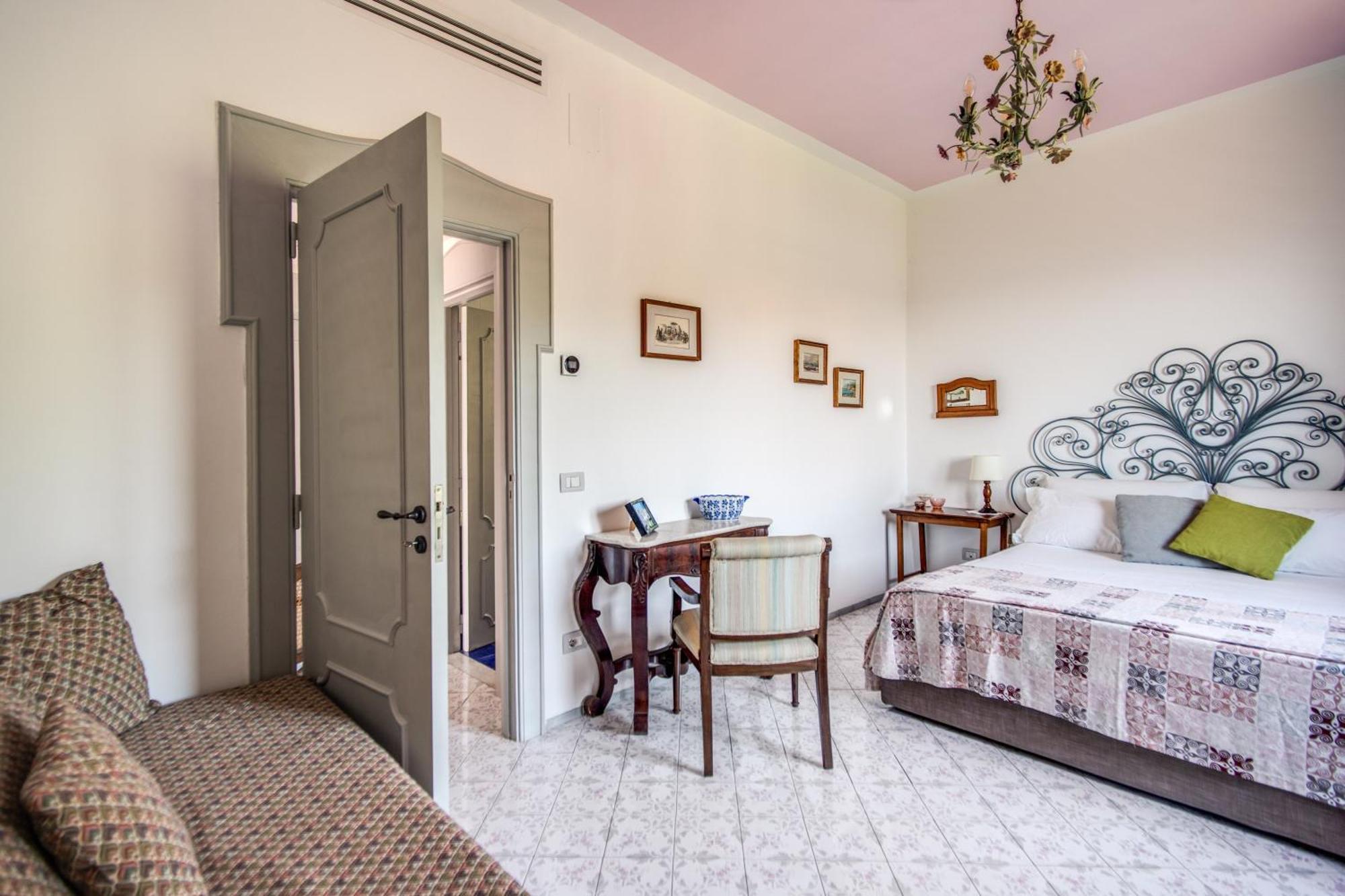 M Suites Сорренто Экстерьер фото